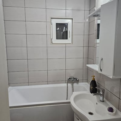 Vermietung einer komfortablen 3-Zimmer-Wohnung mit separater Küche, 70 m², Tomis 3, Constanța, Rumänien